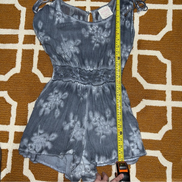 Free People Julia Tie Dye Cold Shoulder Embroidered Shorts Blue Romper XS EUC - Picture 13 of 14